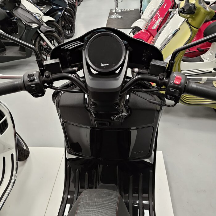 Vespa GTV 300 Nero Convinto