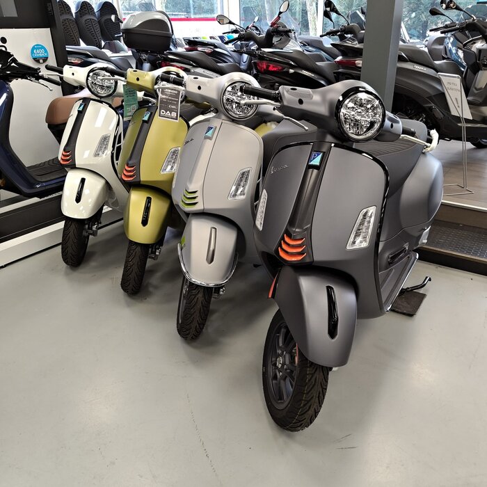 Vespa GTV 300 Nero Convinto