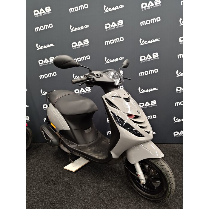 Piaggio Zip bromscooter