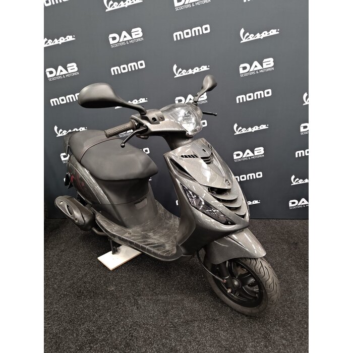Piaggio Zip bromscooter