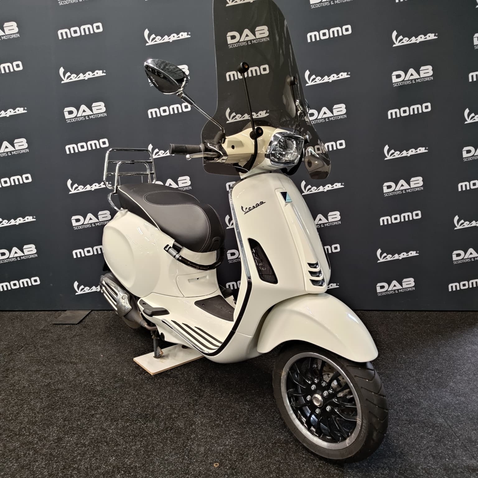 Vespa Sprint snorscooter
