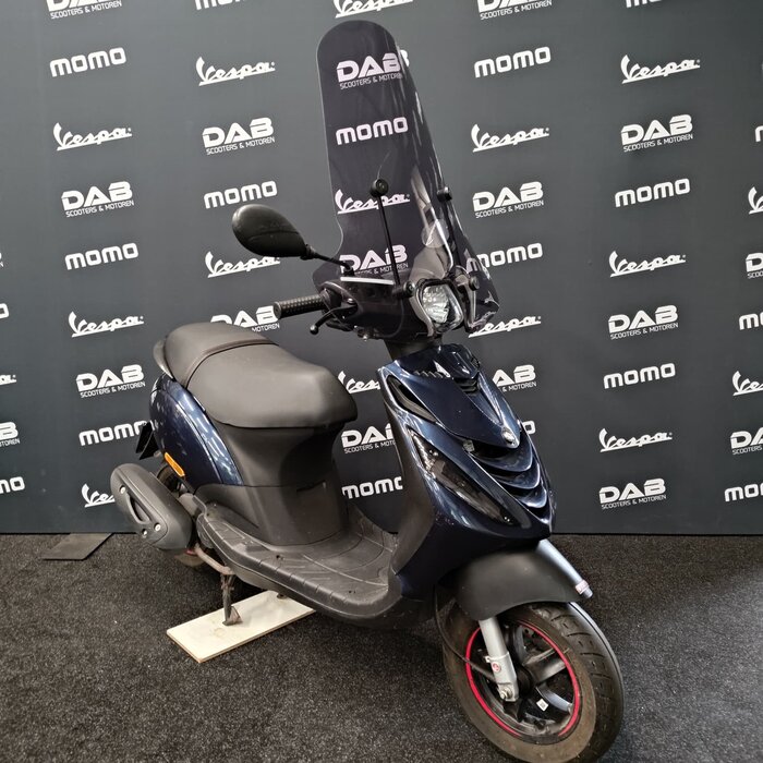Piaggio Zip snorscooter