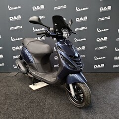 Piaggio Zip bromscooter