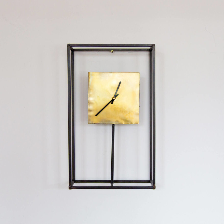 Black & Gold Minimal Clock