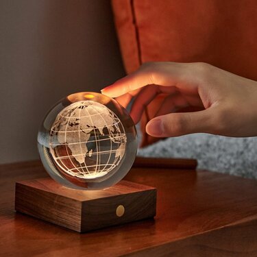 Level 2 Accessories Crystal Light World Globe