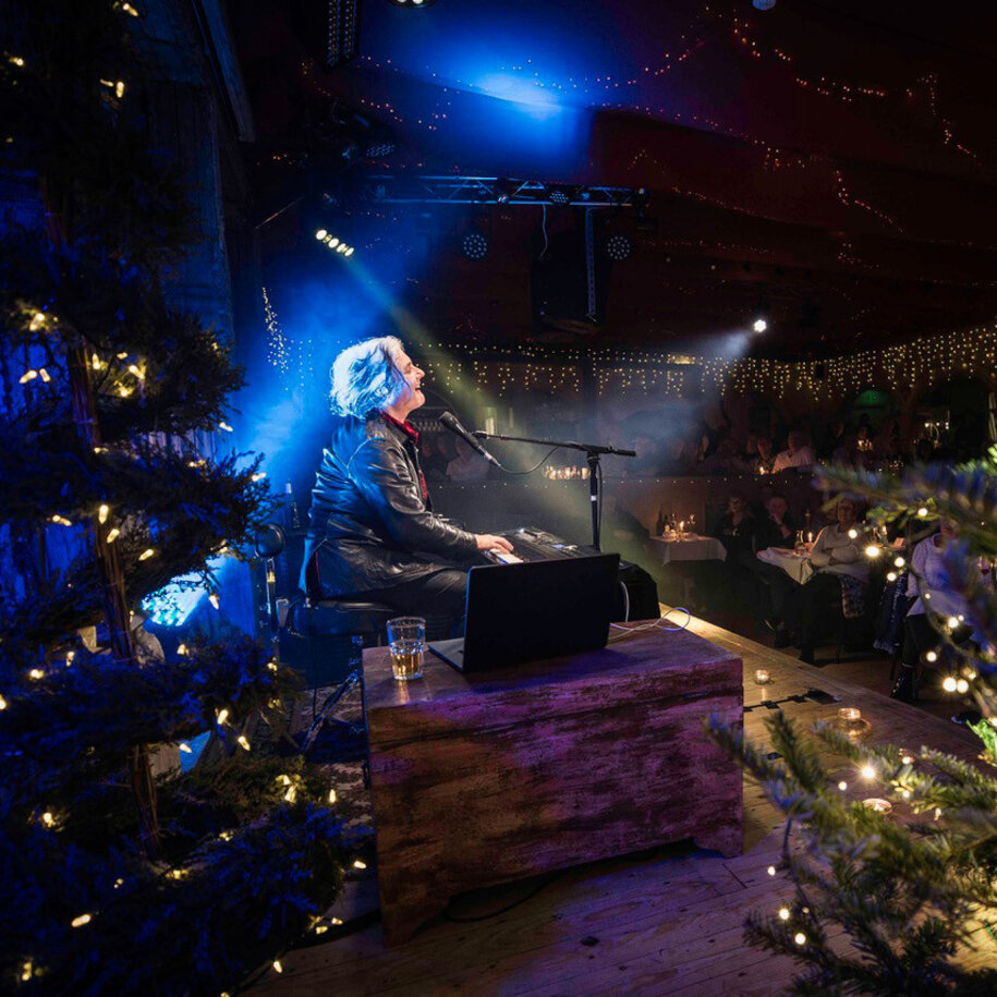 h Natural Steve Hogarth Christmas Concert