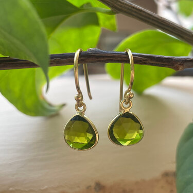 India - Jewellery & Gifts Peridot Teardrop Earrings