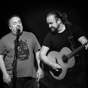 Live Music Damian & Paul Jude Wilson