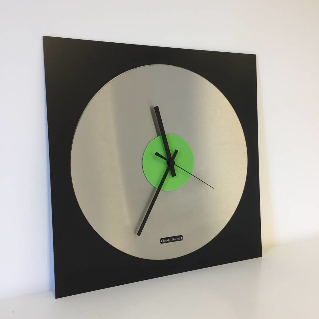 Klokkendiscounter Design - Wall clock Topaz Black and Green