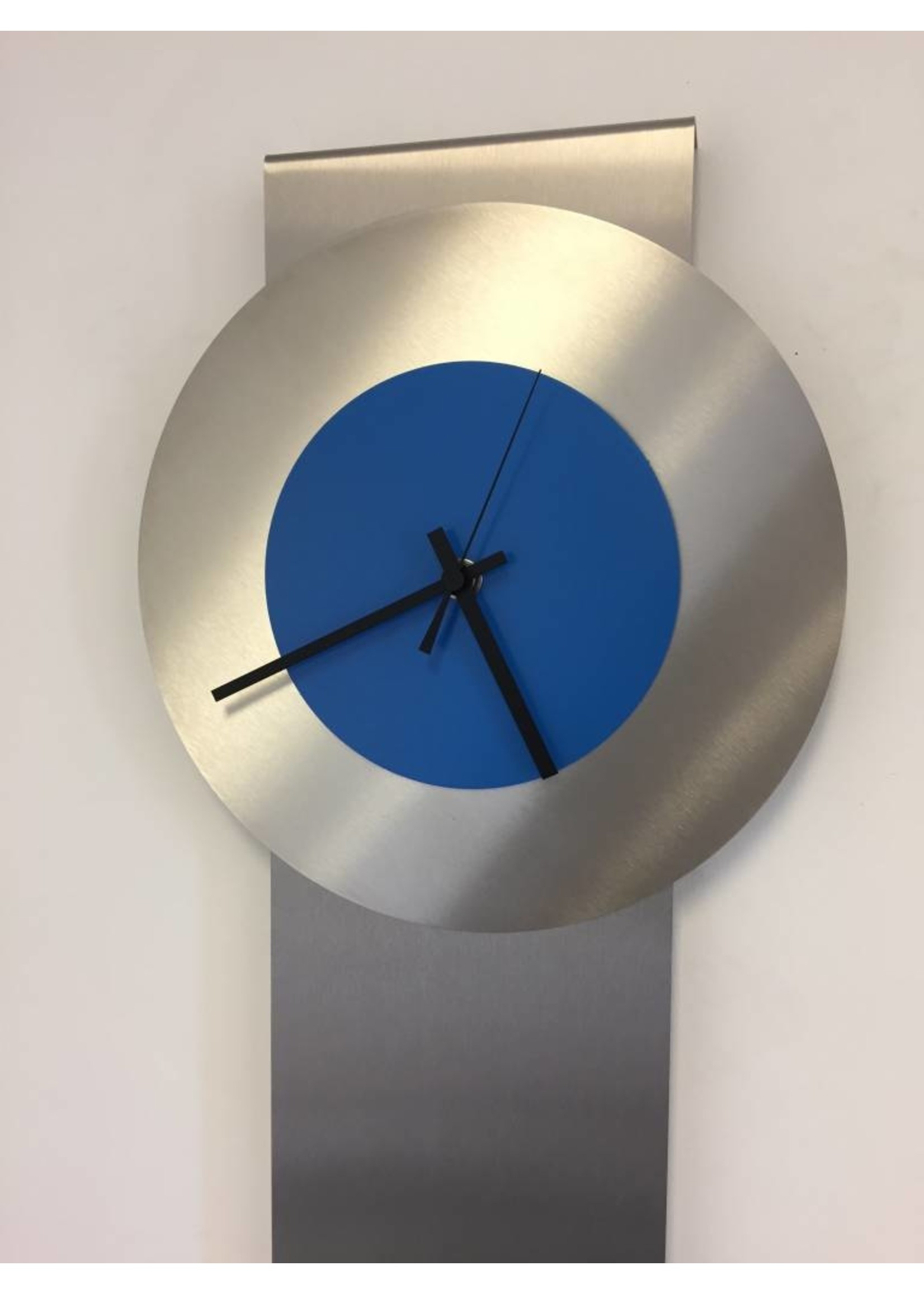 Klokkendiscounter BeoXL - Wandklok Pendulum Blue