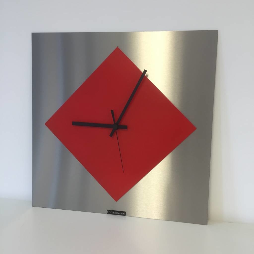 Klokkendiscounter Design - Red Window wall clock