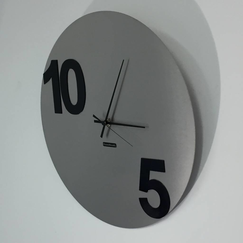 Klokkendiscounter Design - Wall clock around Ten -Five Modern Design