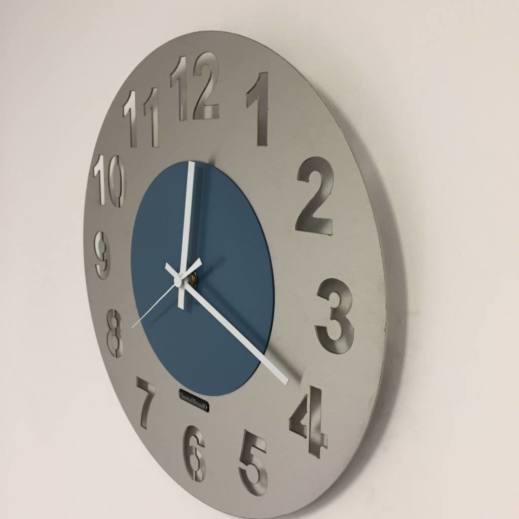 Klokkendiscounter Design - Wall clock Junte Steelblue & White