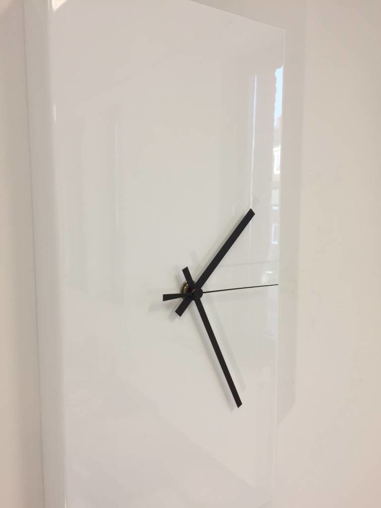 Klokkendiscounter Design - Matter horm wall clock