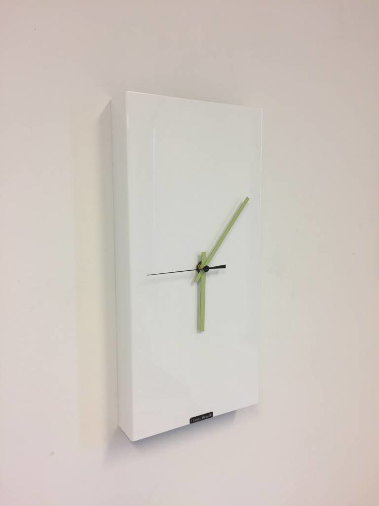 Klokkendiscounter Design - Wall clock Matterhorn Green Pointers