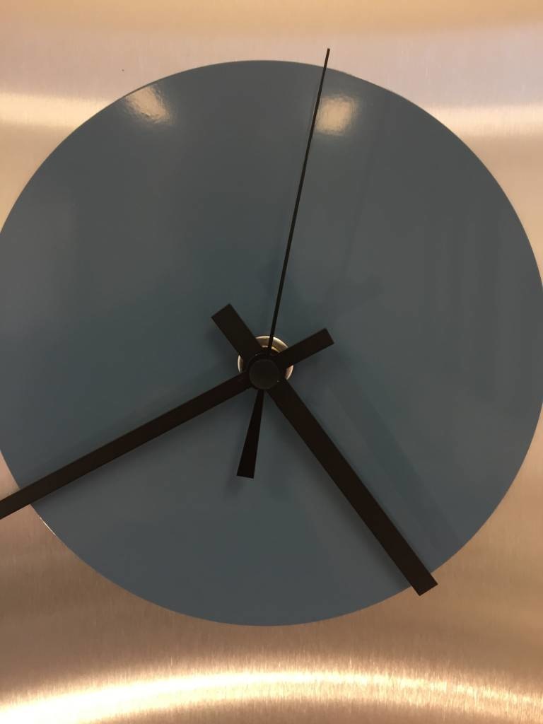 Klokkendiscounter Design - Wall clock Oslo Fjord Steel Blue -Grey