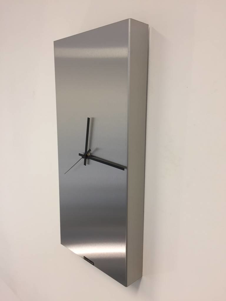 Klokkendiscounter Design - Wall clock Siberian Kathru silver