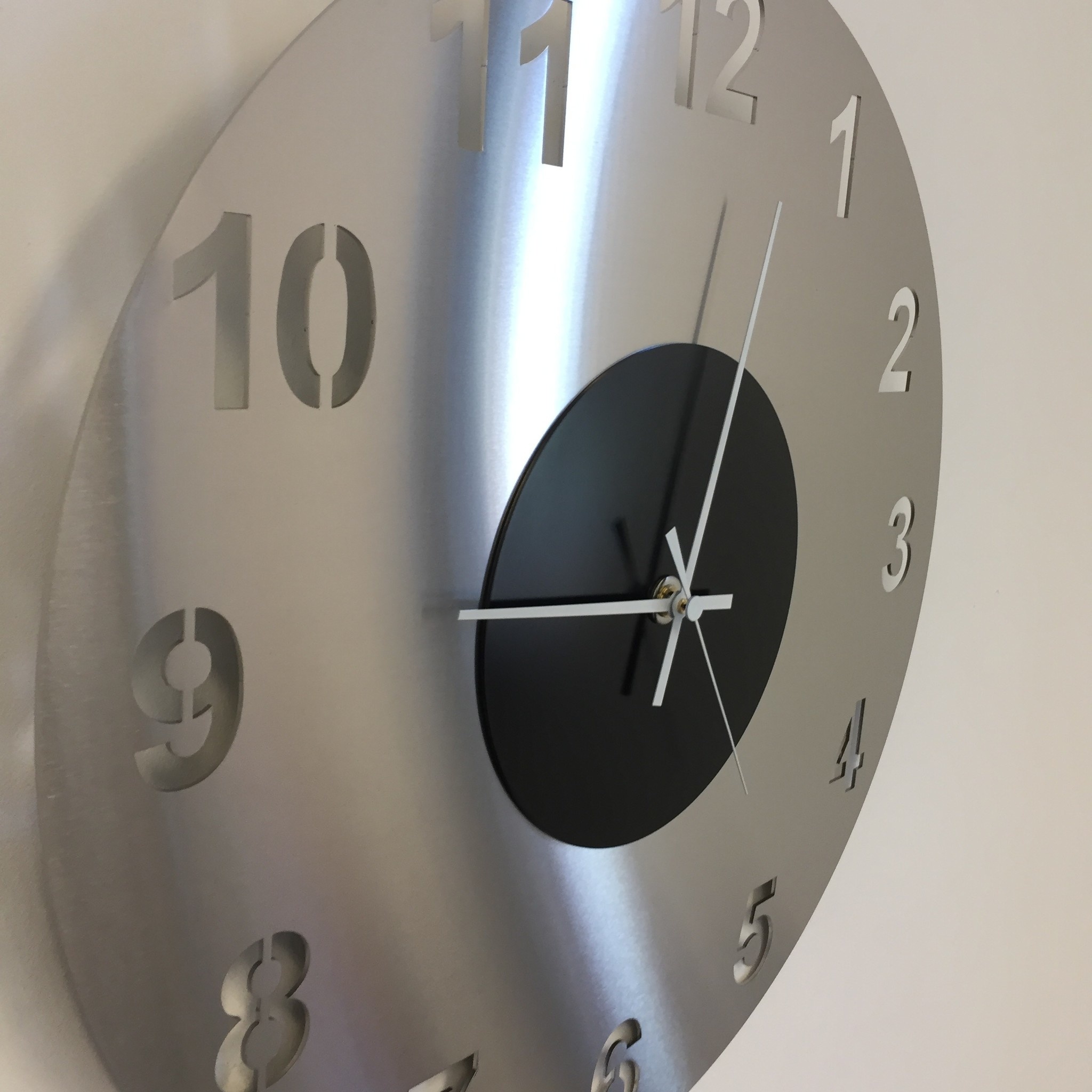 Klokkendiscounter Design - Wall clock Amsterdam Large Black Modern Design