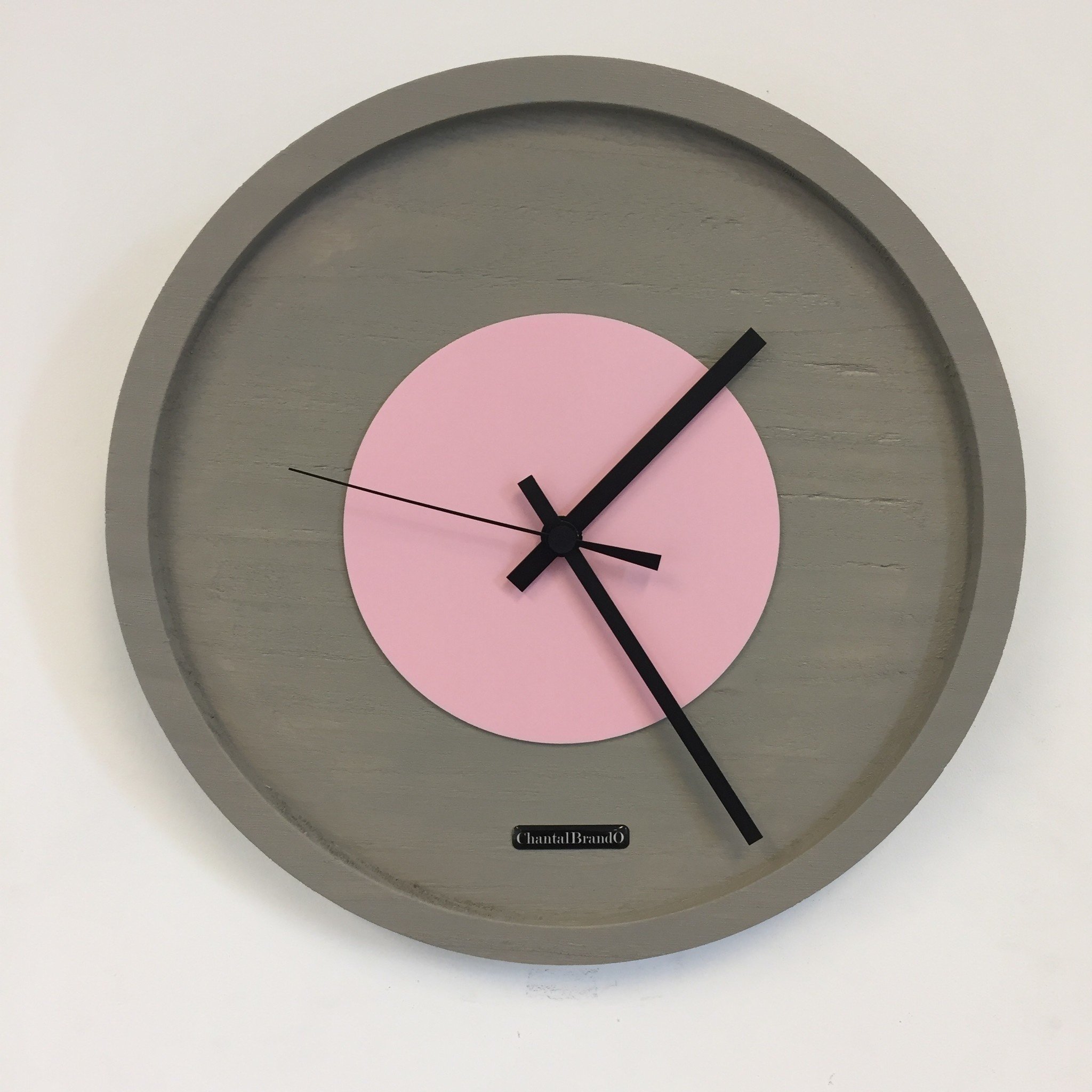 Klokkendiscounter Design - Wall clock Quinten Pink Modern Design