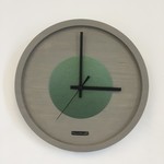 Klokkendiscounter Design - Wandklok Quinten Green Hammer Modern Design