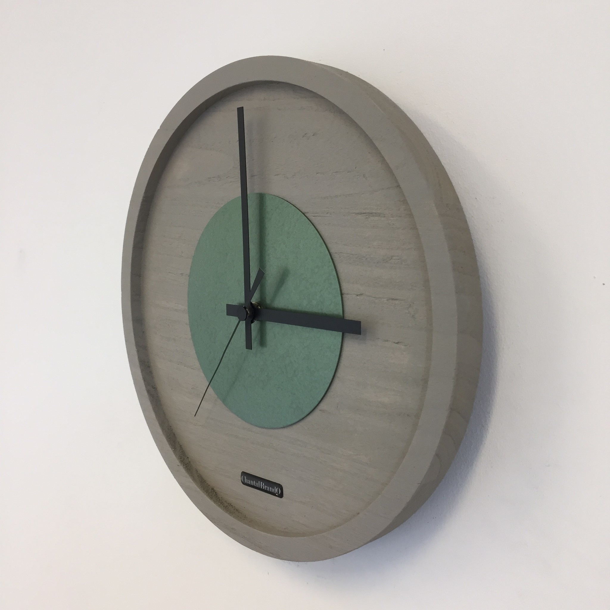 Klokkendiscounter Design - Wall clock Quinten Green Hammer Modern Design