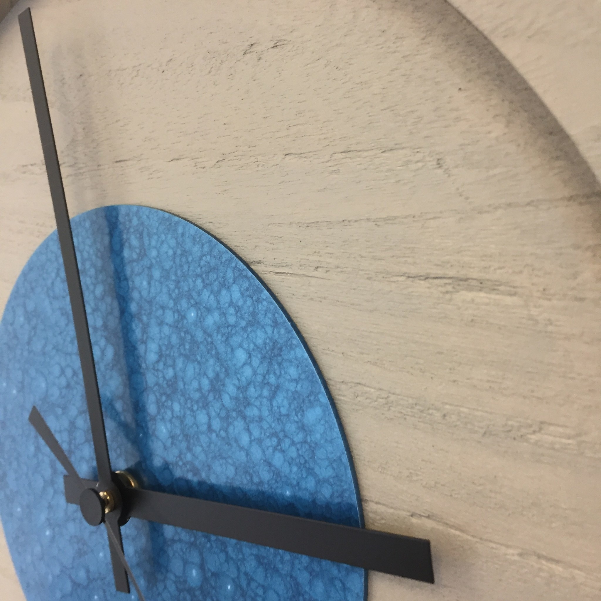 Klokkendiscounter Design - Wall clock Quinten Blue Hammer Modern Design