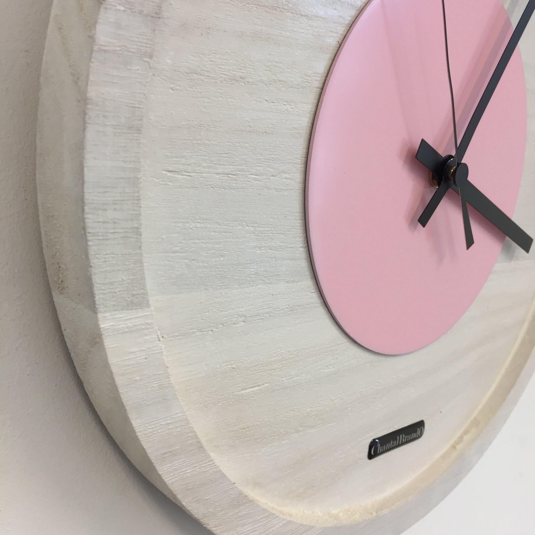 Klokkendiscounter Design - Wall clock Quinten White & Pink