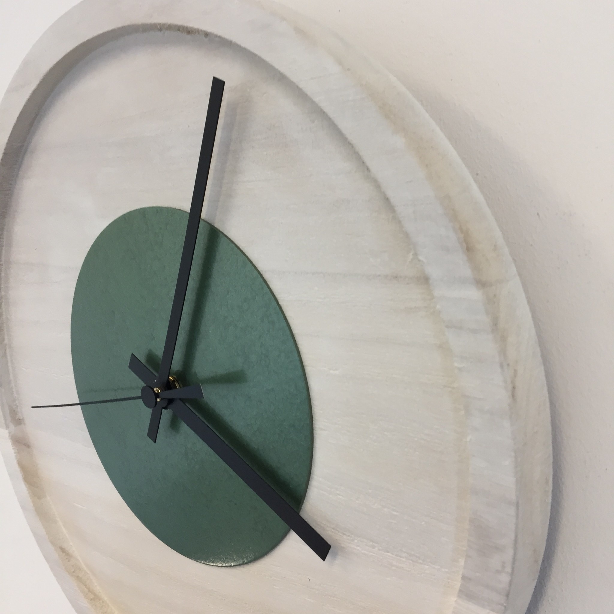 Klokkendiscounter Design - Wall clock Quinten White & Green Modern Design