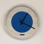 Klokkendiscounter BeoXL - Wandklok Quinten White & Blue Modern Dutch Design