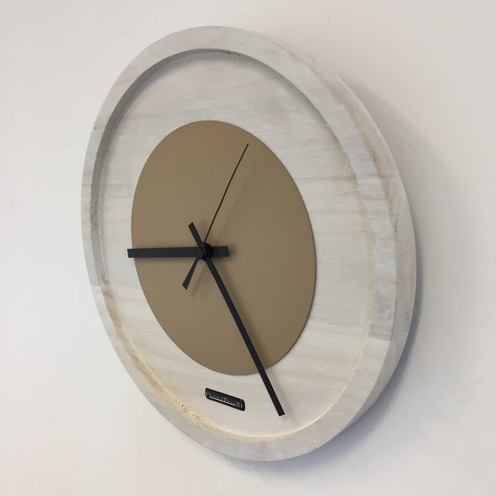 Klokkendiscounter Design - Wall clock Quinten White & Beige Modern Dutch Design