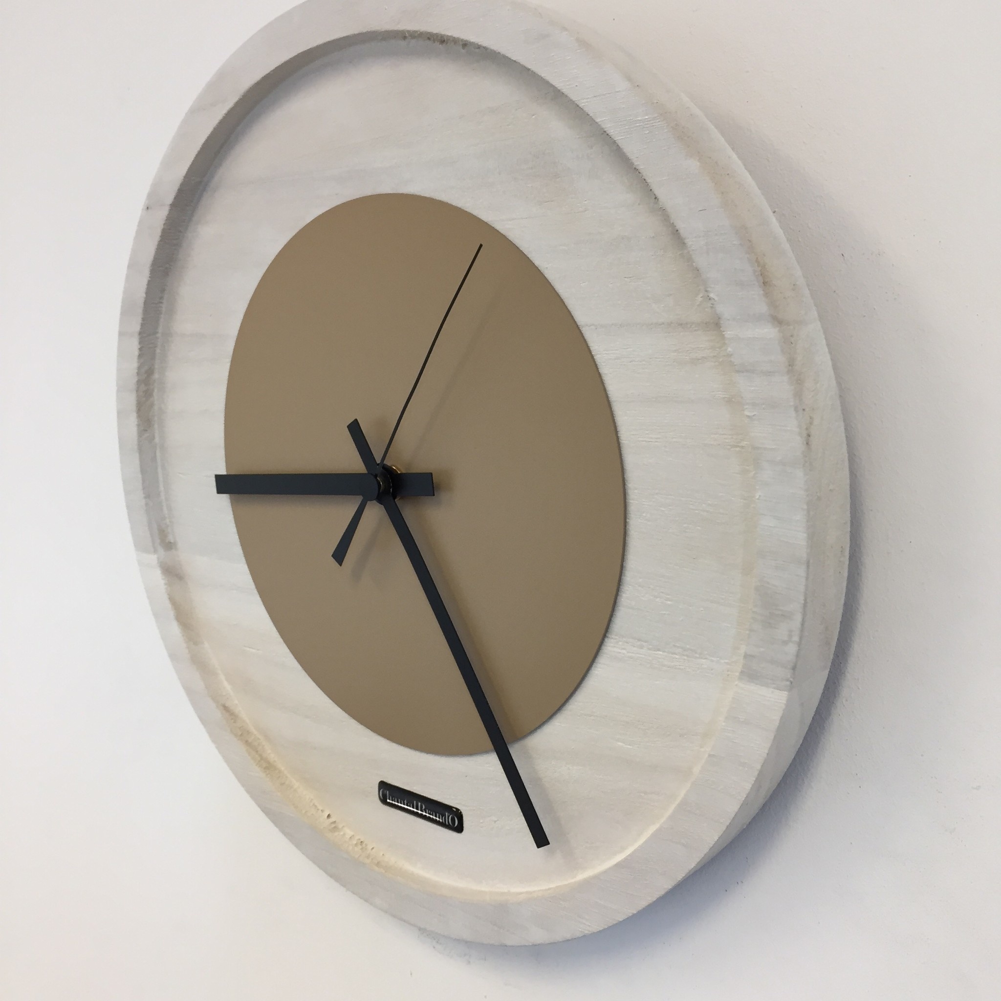 Klokkendiscounter Design - Wall clock Quinten White & Beige Modern Dutch Design