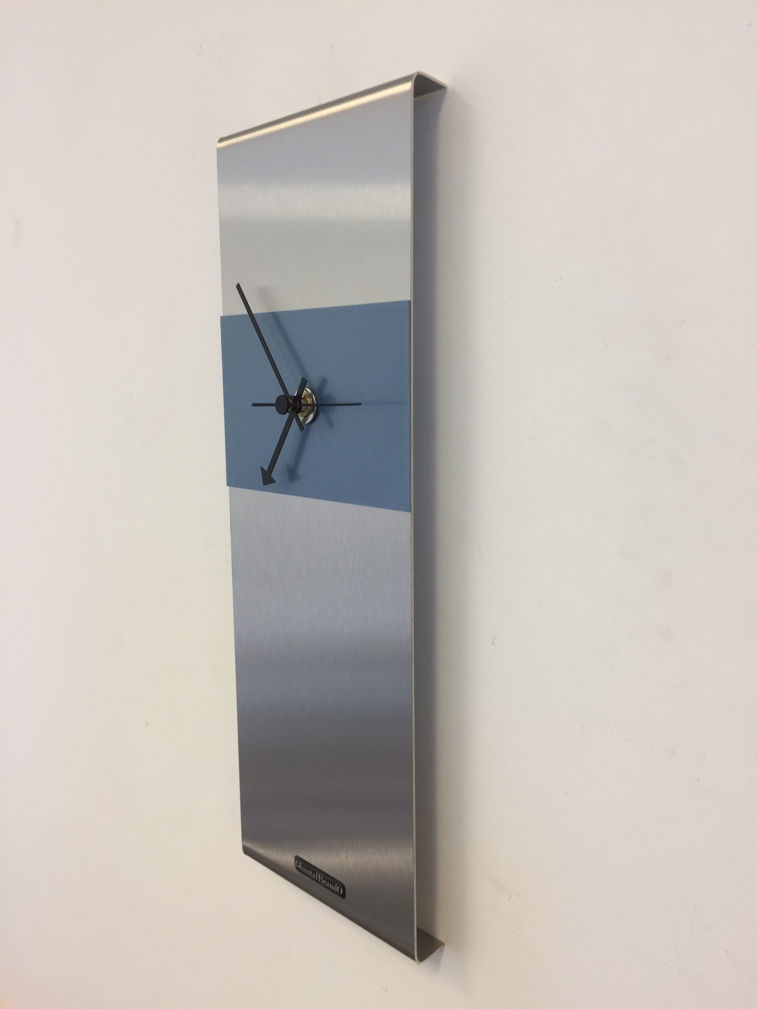 Klokkendiscounter Design - Wall clock Yara Ice Blue Modern Design