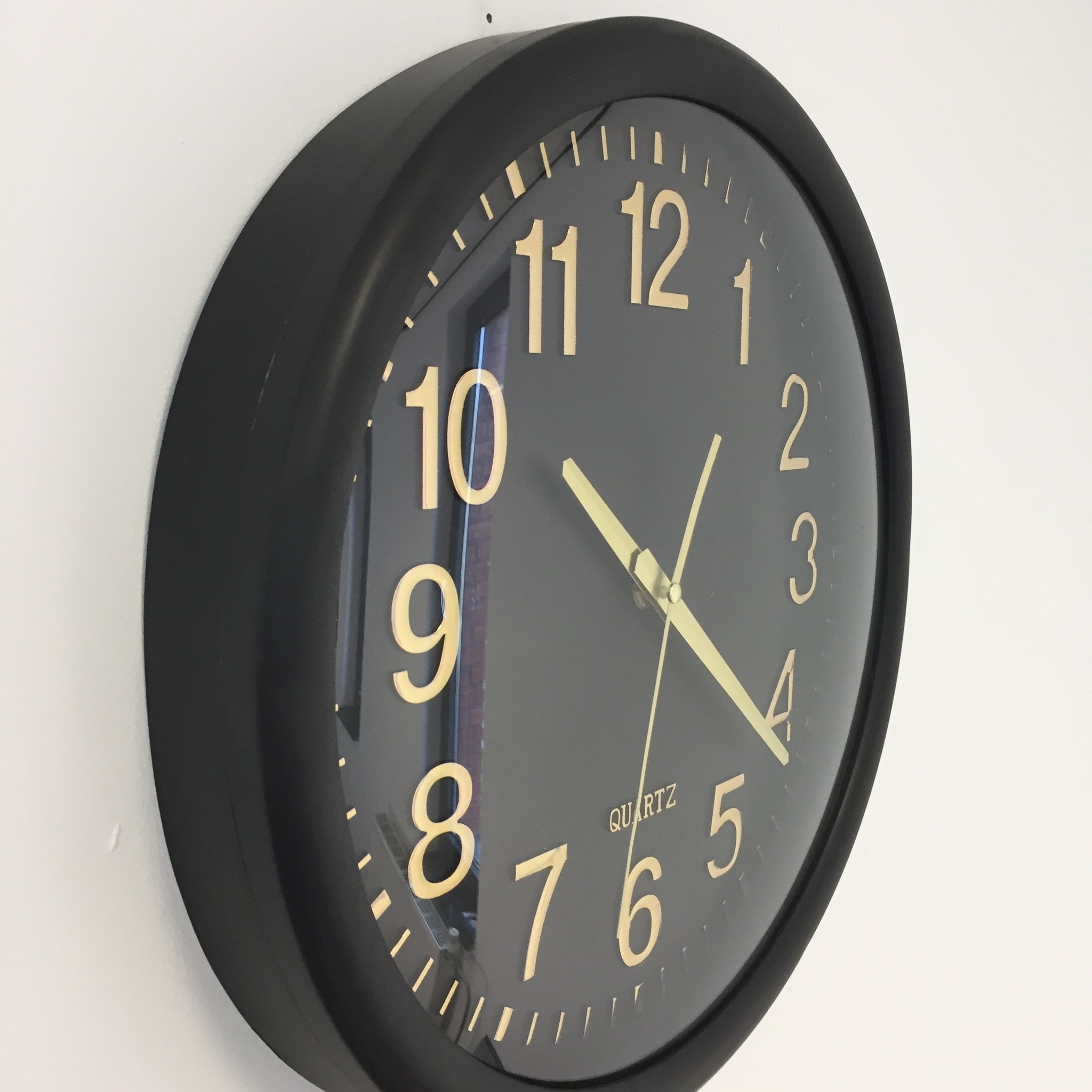 NiceTime Design - Wall clock Black & Gold Modern Design