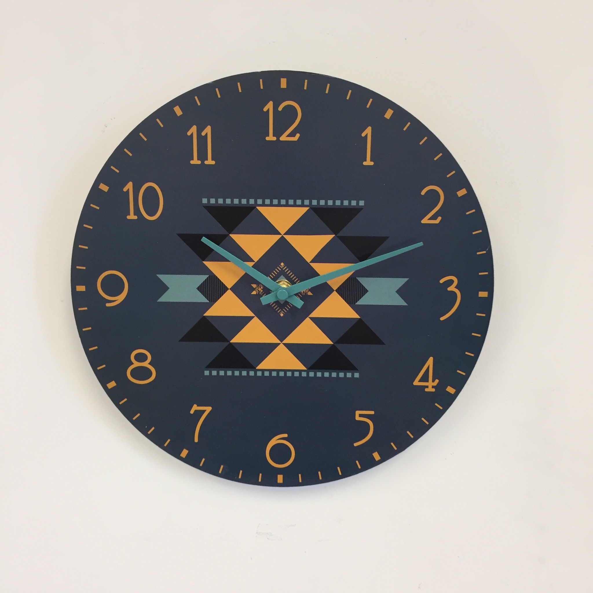 NiceTime Design - Wall clock Triangle Modern Design