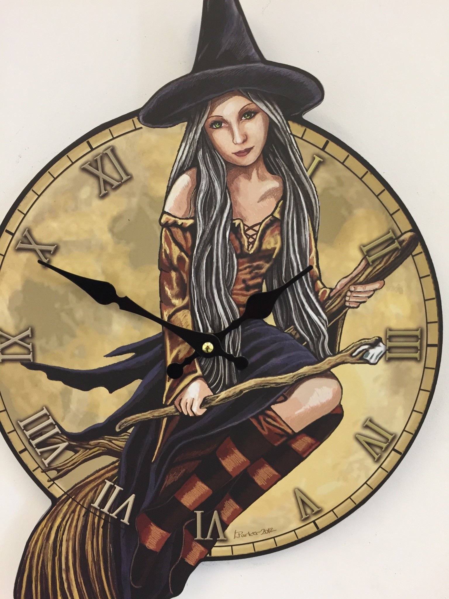 NiceTime Design - Children's clock Witch on Bezemsteel