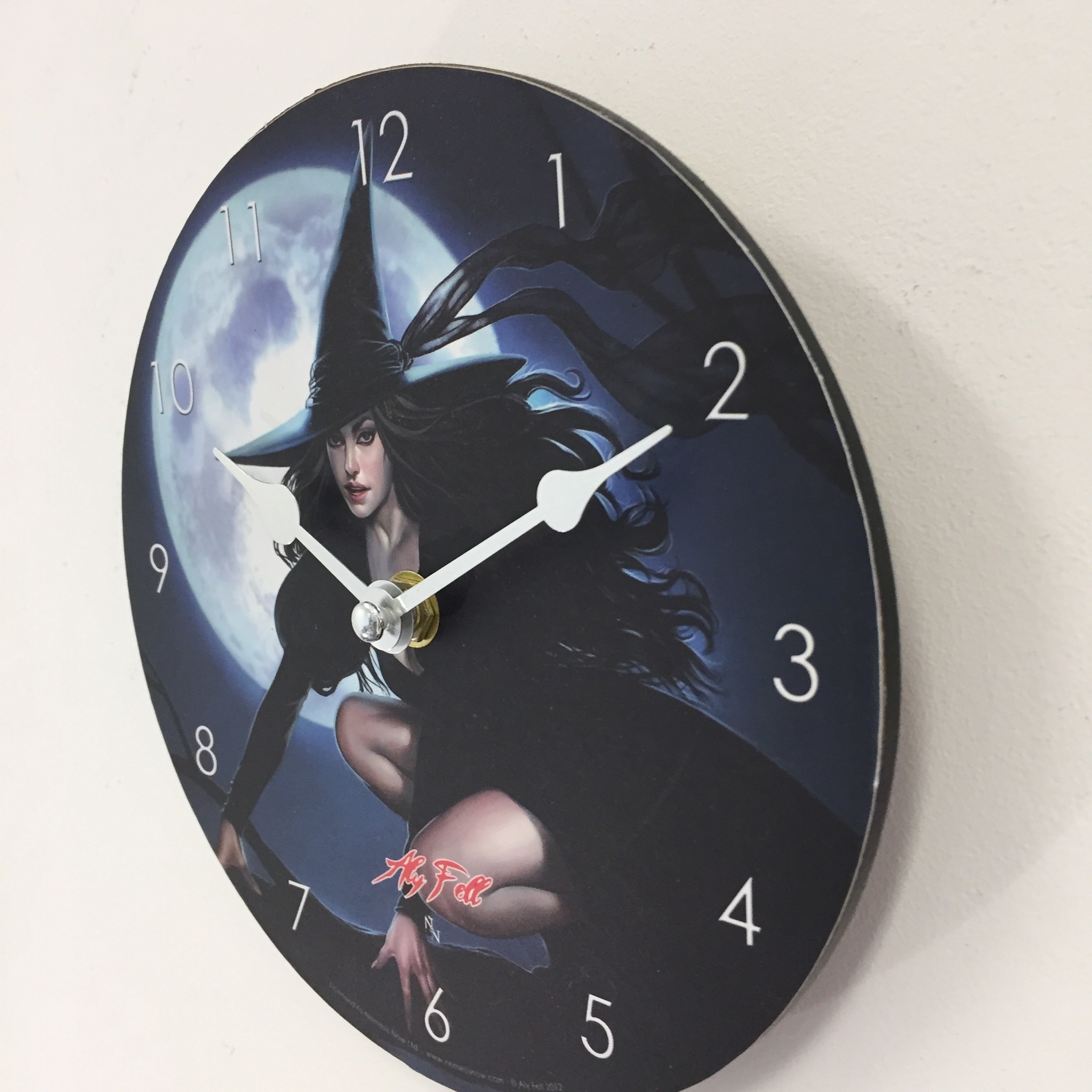 NiceTime Design - Children's wall clock De Witch I