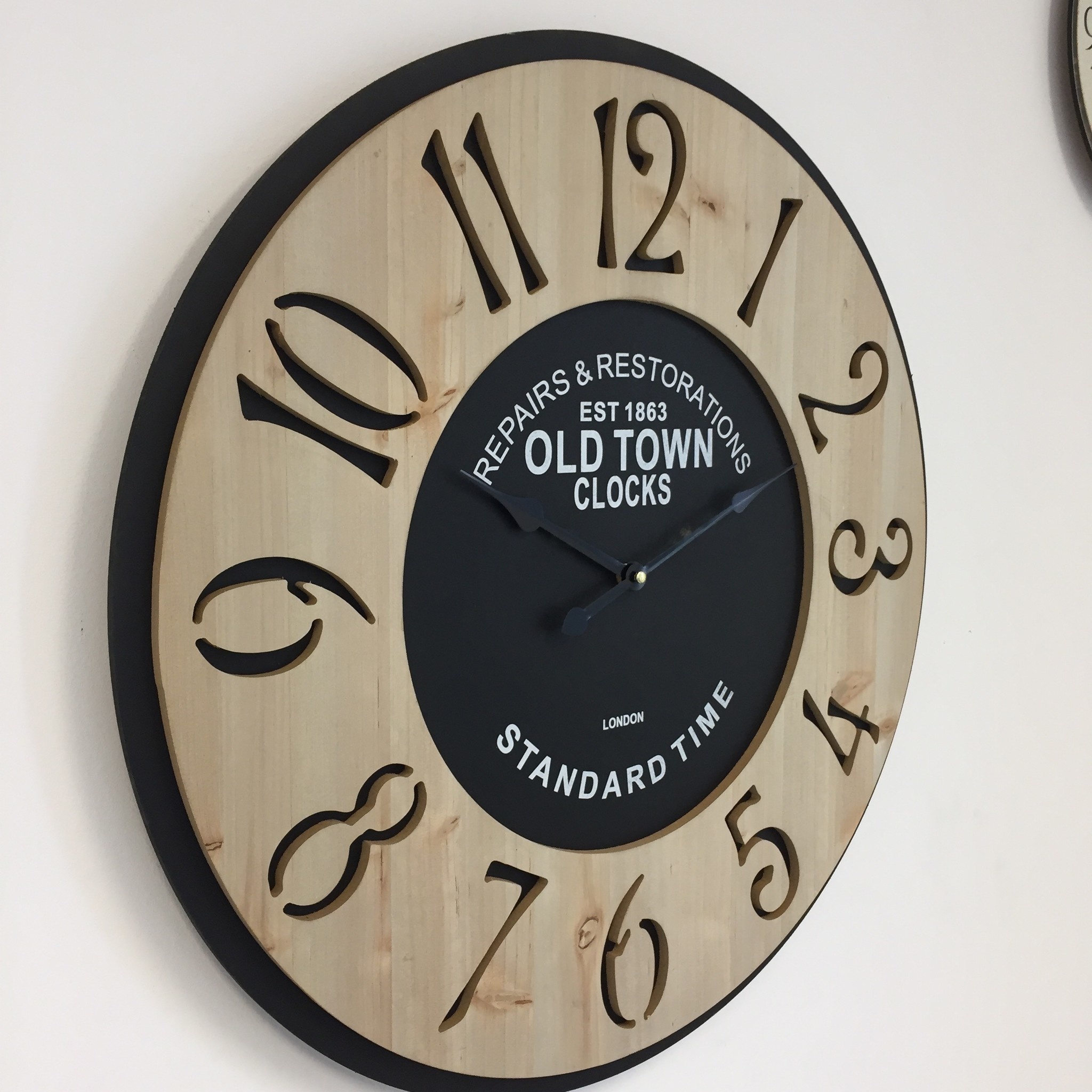 NiceTime Design - Wall clock XL Old Town Vintage Design