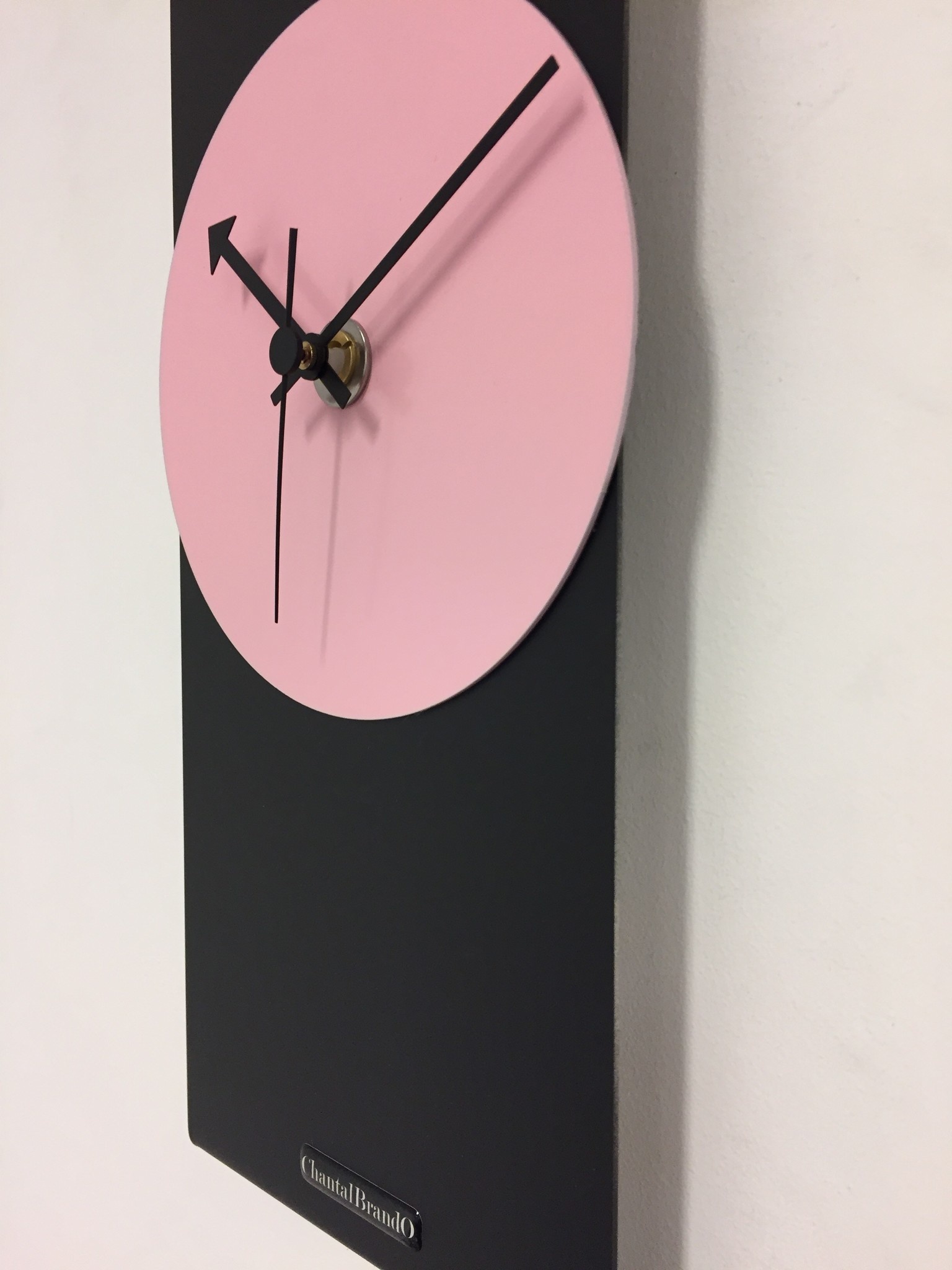 Klokkendiscounter Design - Wall clock Black -Line Pink Panther Modern Design Stainless steel