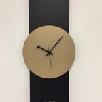 Klokkendiscounter Design - Wall clock Black -Line & Camel Beige Modern Design Stainless steel