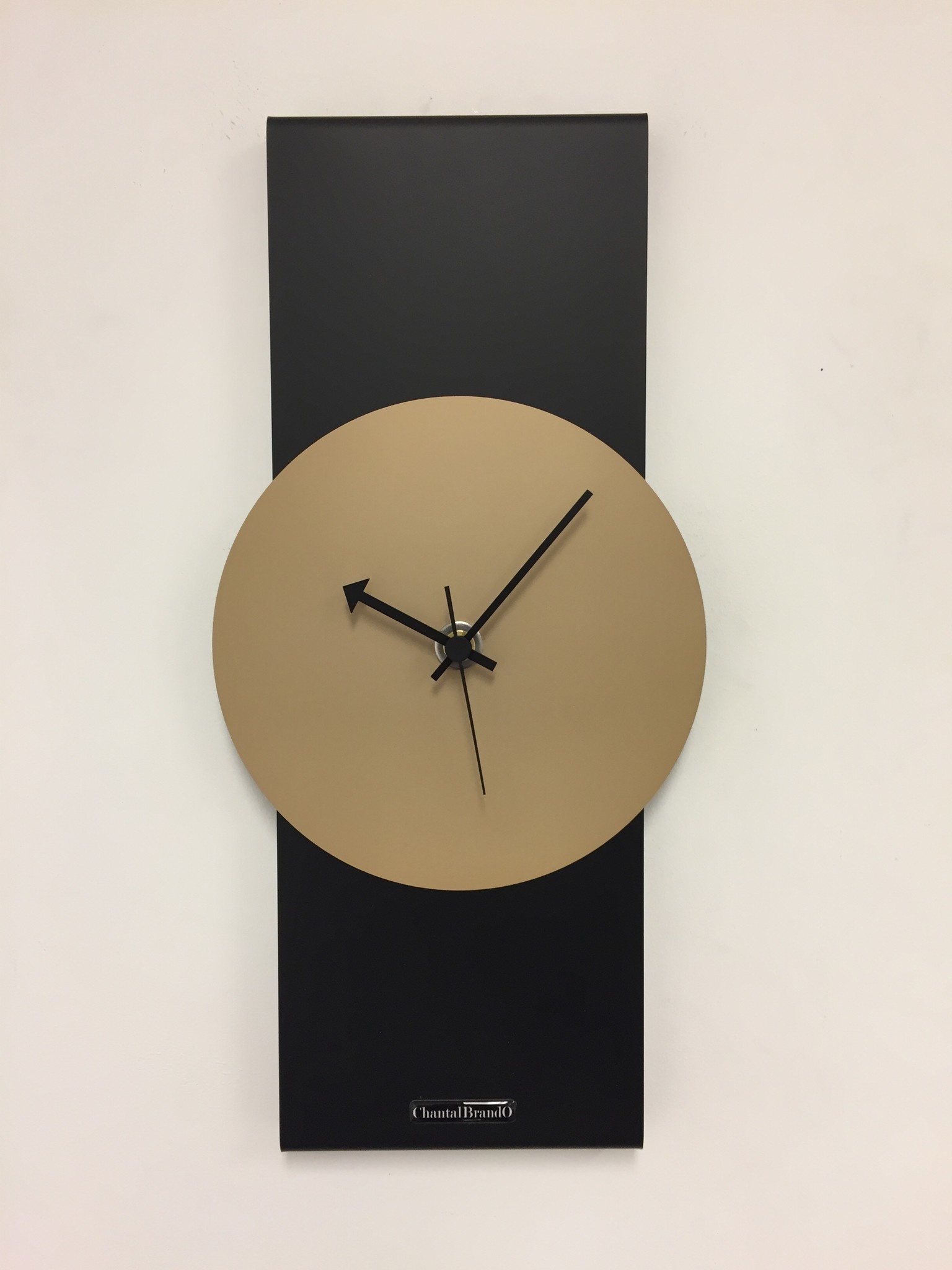 Klokkendiscounter Design - Wall clock Black -Line & Camel Beige Modern Design Stainless steel