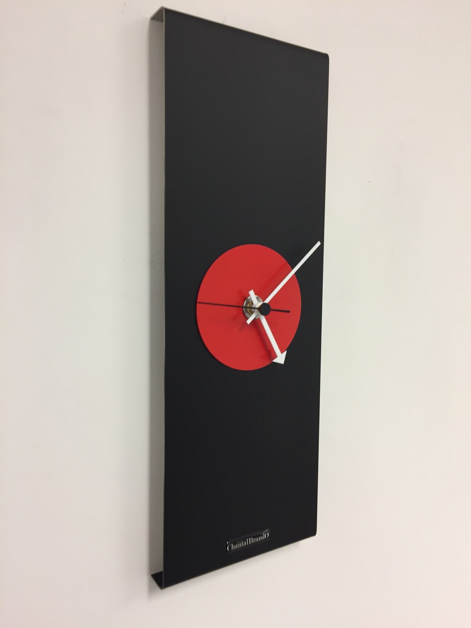 Klokkendiscounter Design - Wall clock Black -Line & Red Modern Design Stainless steel