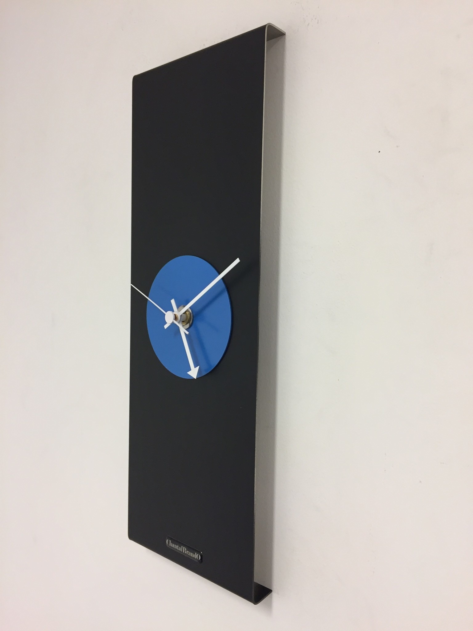Klokkendiscounter BeoXL - Wanduhr Black-Line & BLUE Modern Design Edelstahl