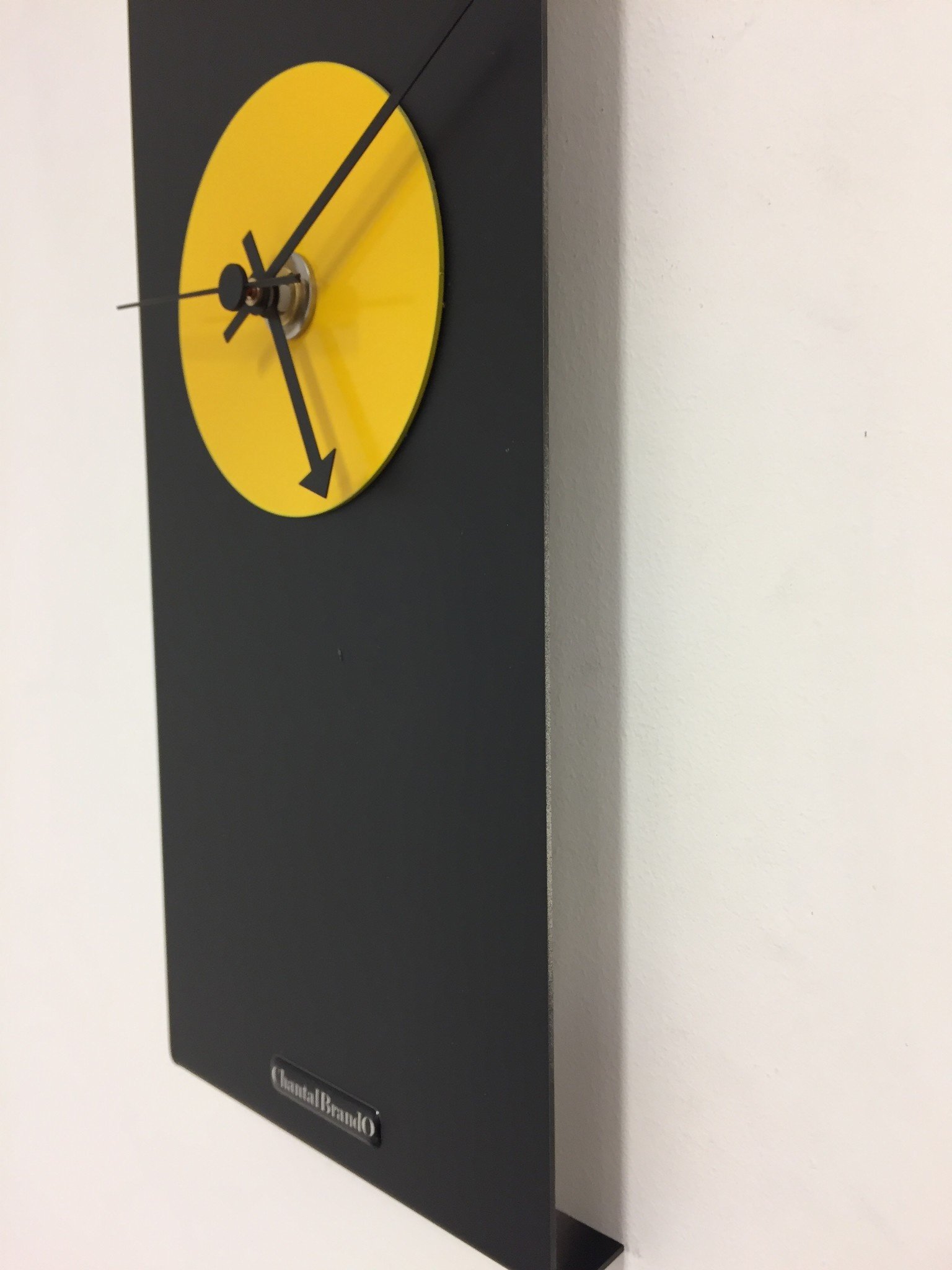 Klokkendiscounter BeoXL - Wanduhr Black-Line & Yellow Modern Design Edelstahl