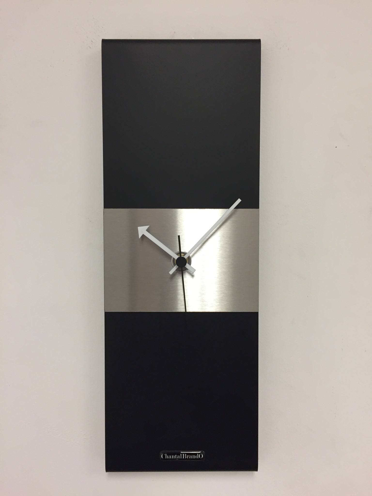 Klokkendiscounter Design - Wall clock Black -Line & Silver Stripe Modern Design Stainless steel