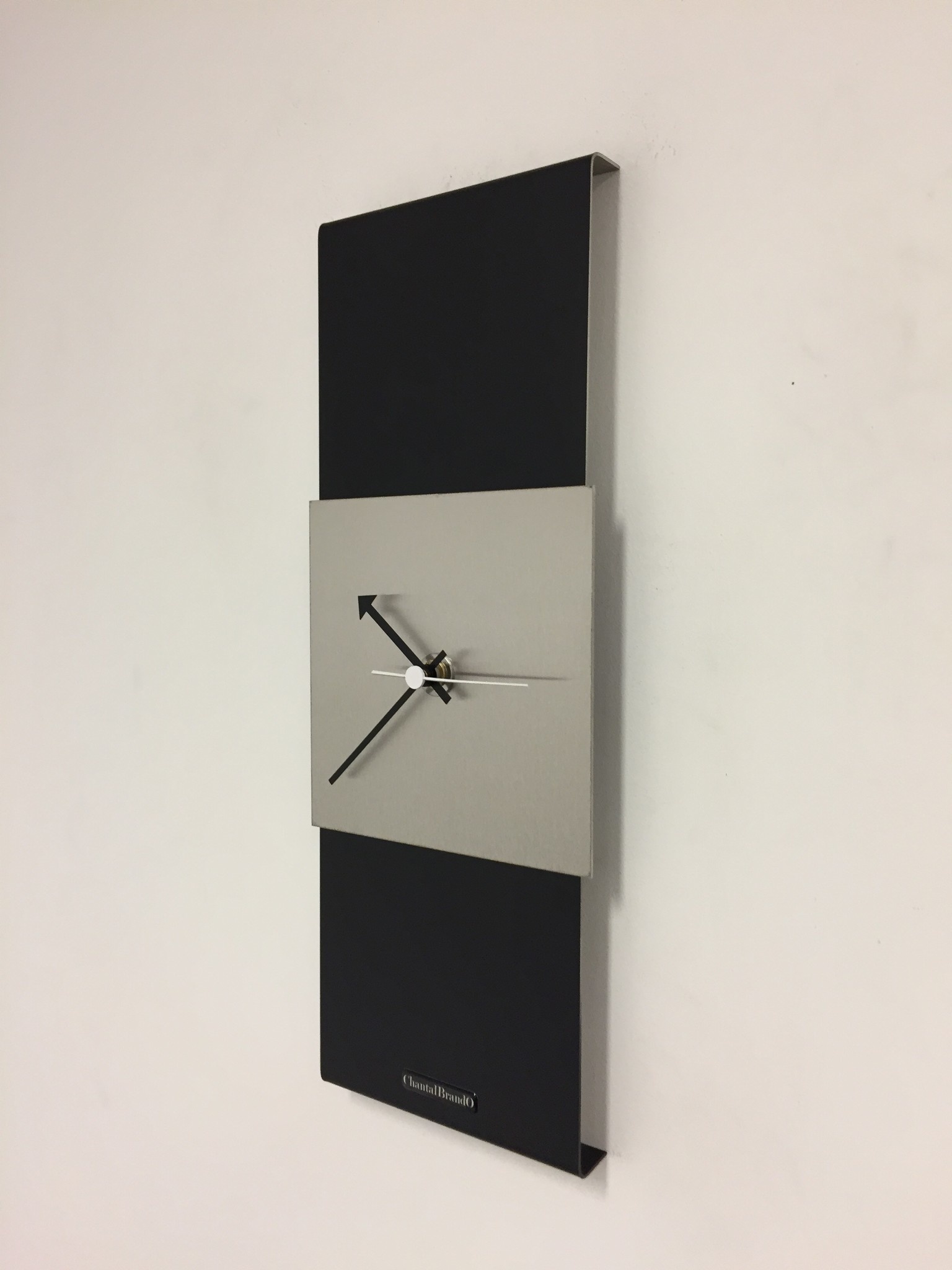 Klokkendiscounter Design - Wandklok Black-Line Silver Square White Pointer Modern Design