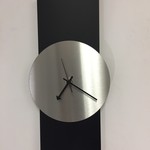 Klokkendiscounter Design - Wall clock Black -Line & Silver Modern Design Stainless steel