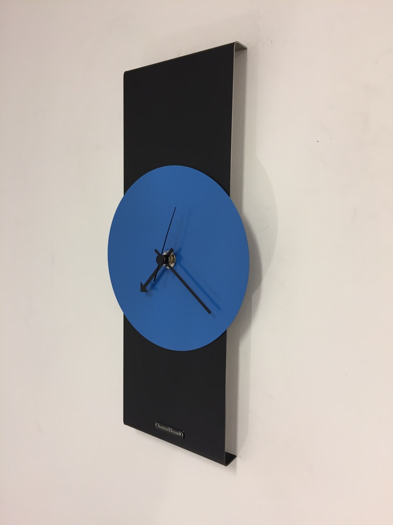 Klokkendiscounter Design - Wall clock Black -Line & Blue Modern Design Stainless steel