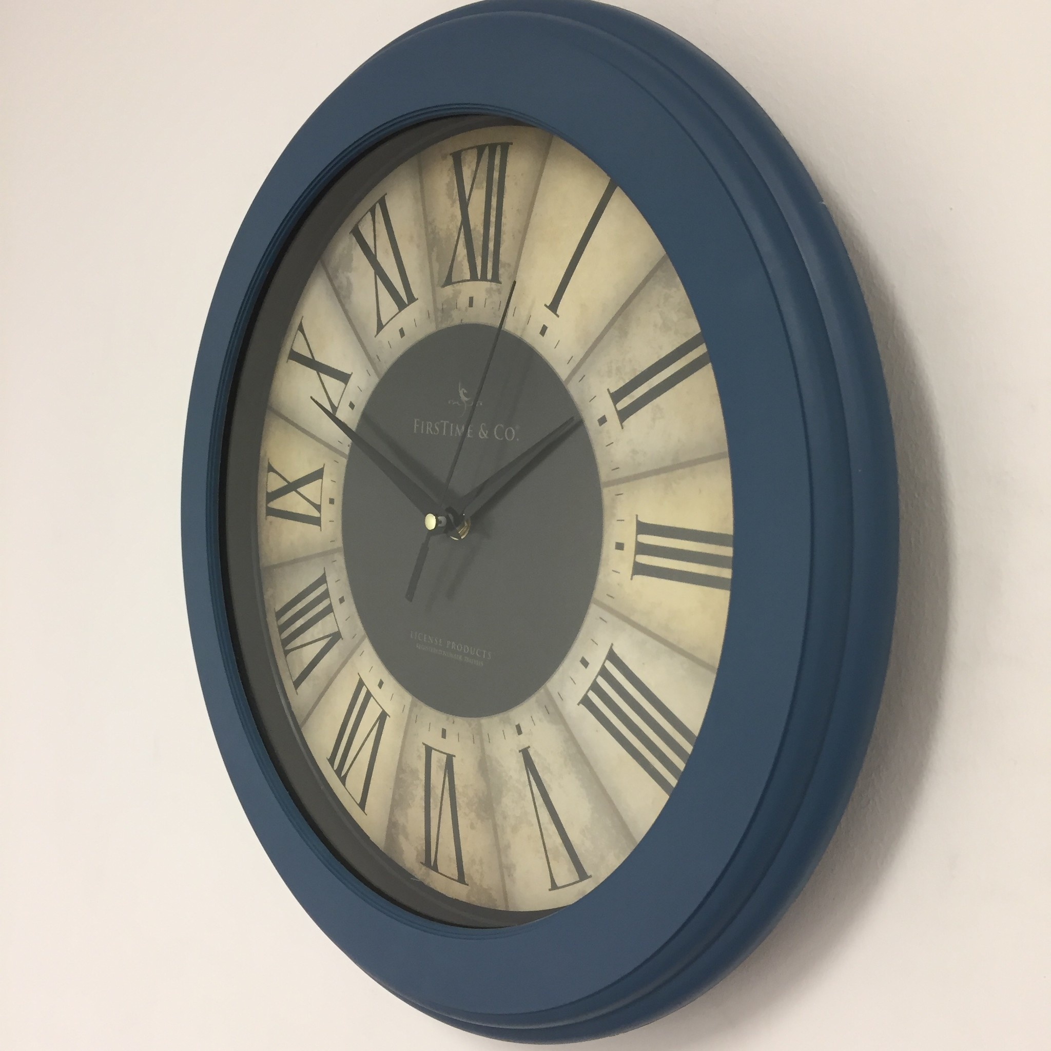 NiceTime Design - Wall clock Casino Blue