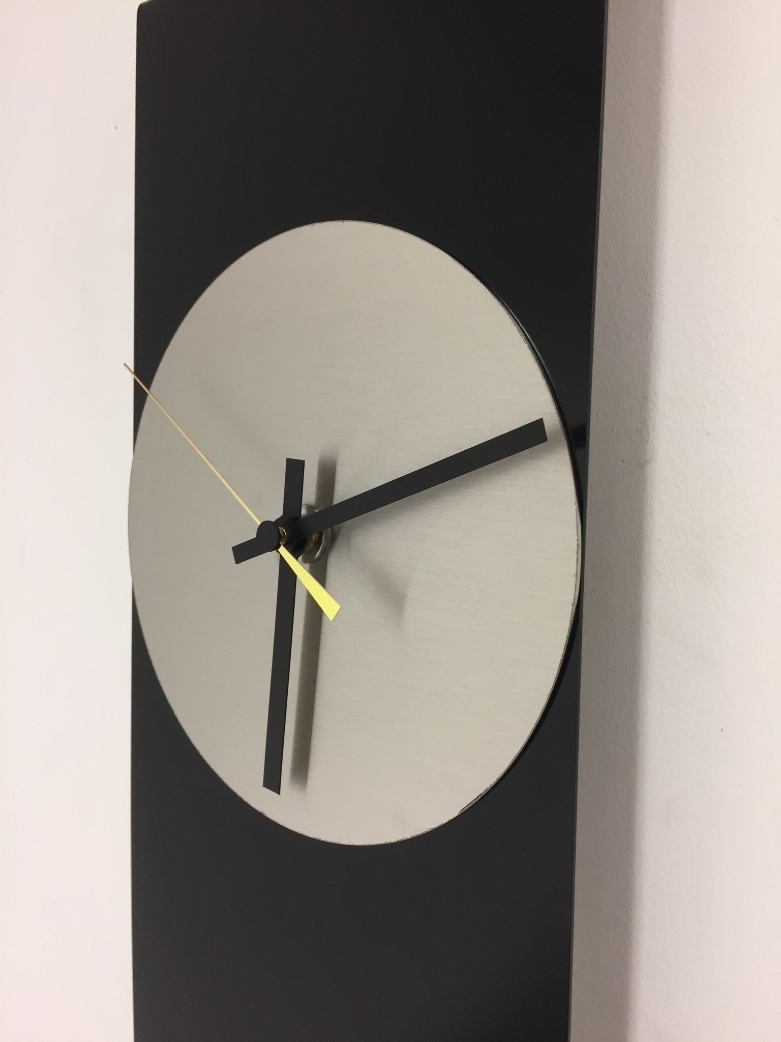 Klokkendiscounter Design - Wall clock Labrand Export Design Black & Gold Pointer