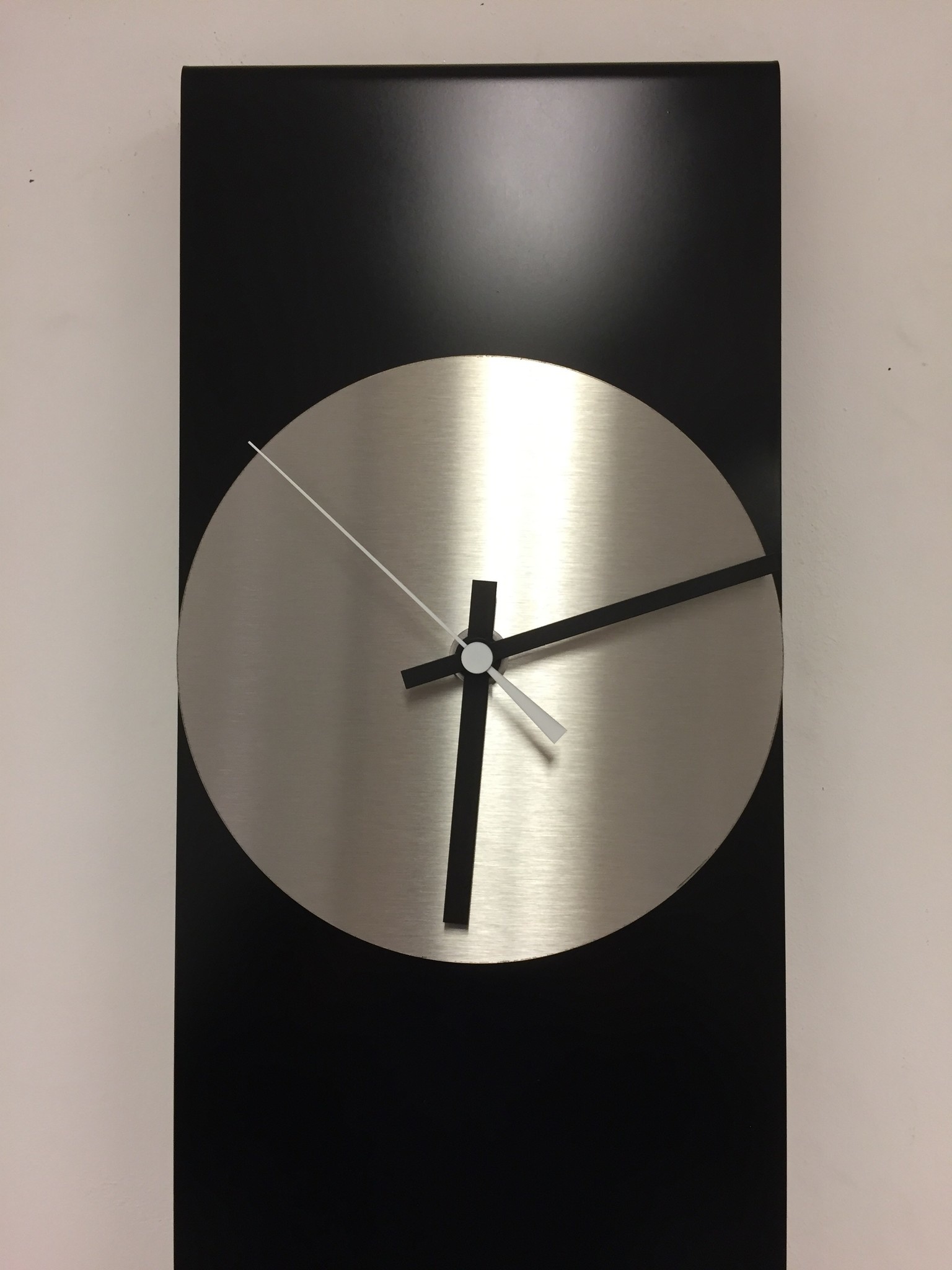 Klokkendiscounter Design - Wall clock Labrand Export Design Black & White Pointer